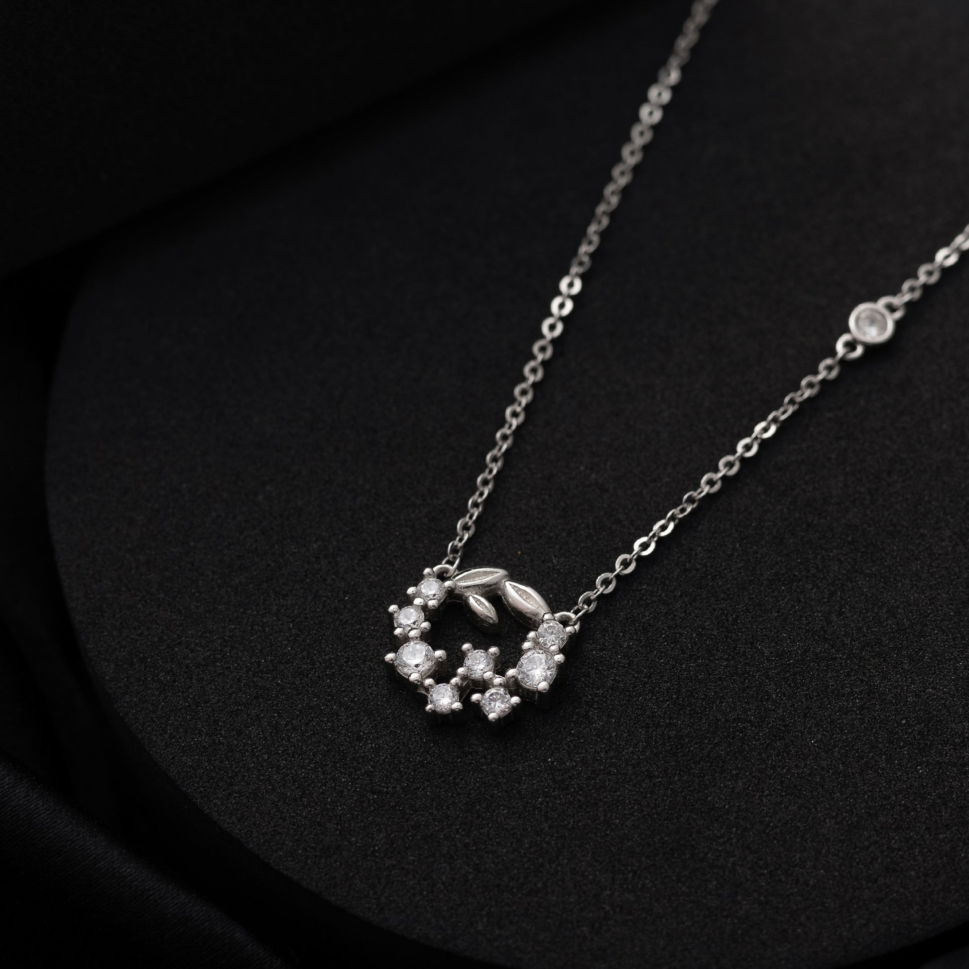 Enchanted Floral Wreath 925 Sterling Silver Necklace