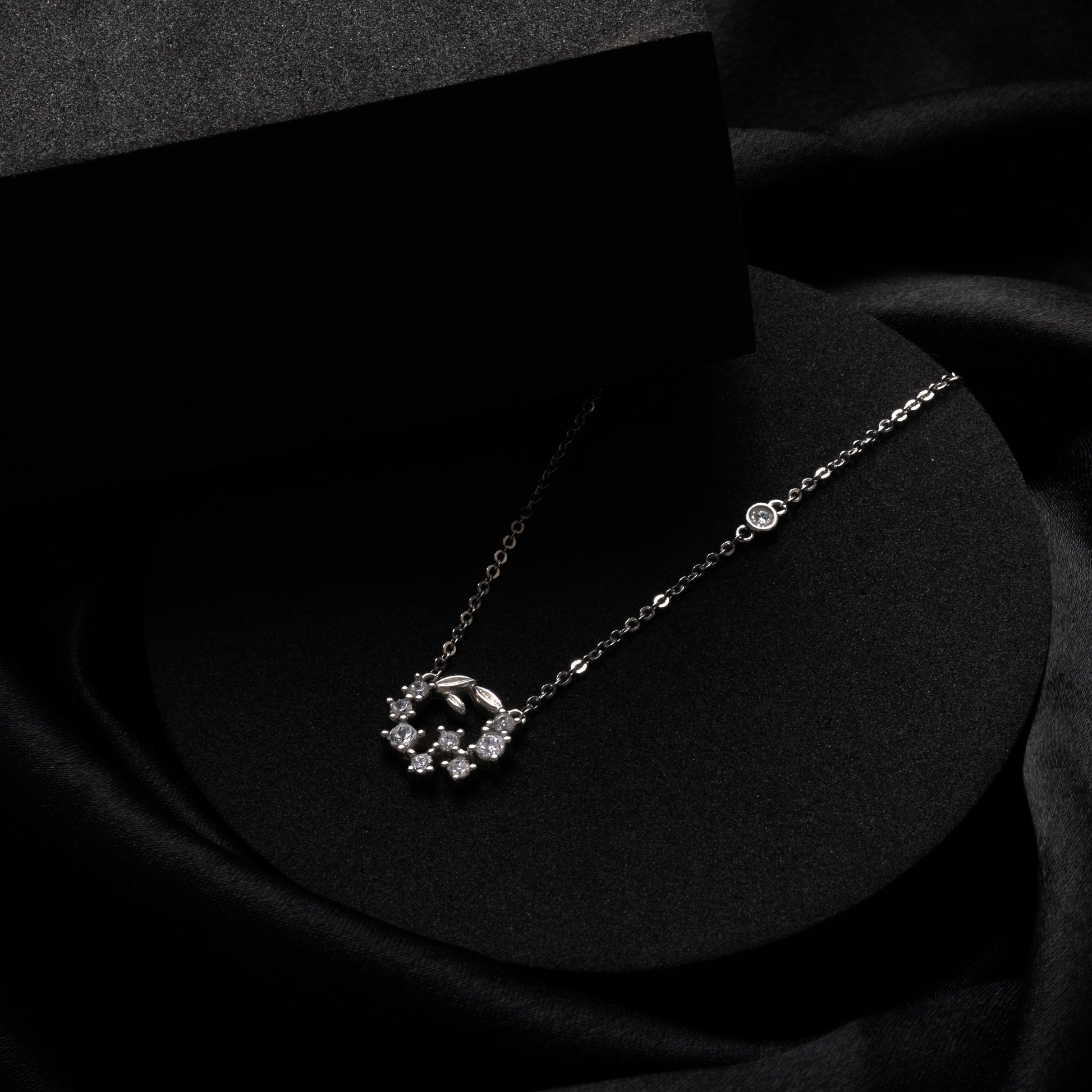 Enchanted Floral Wreath 925 Sterling Silver Necklace