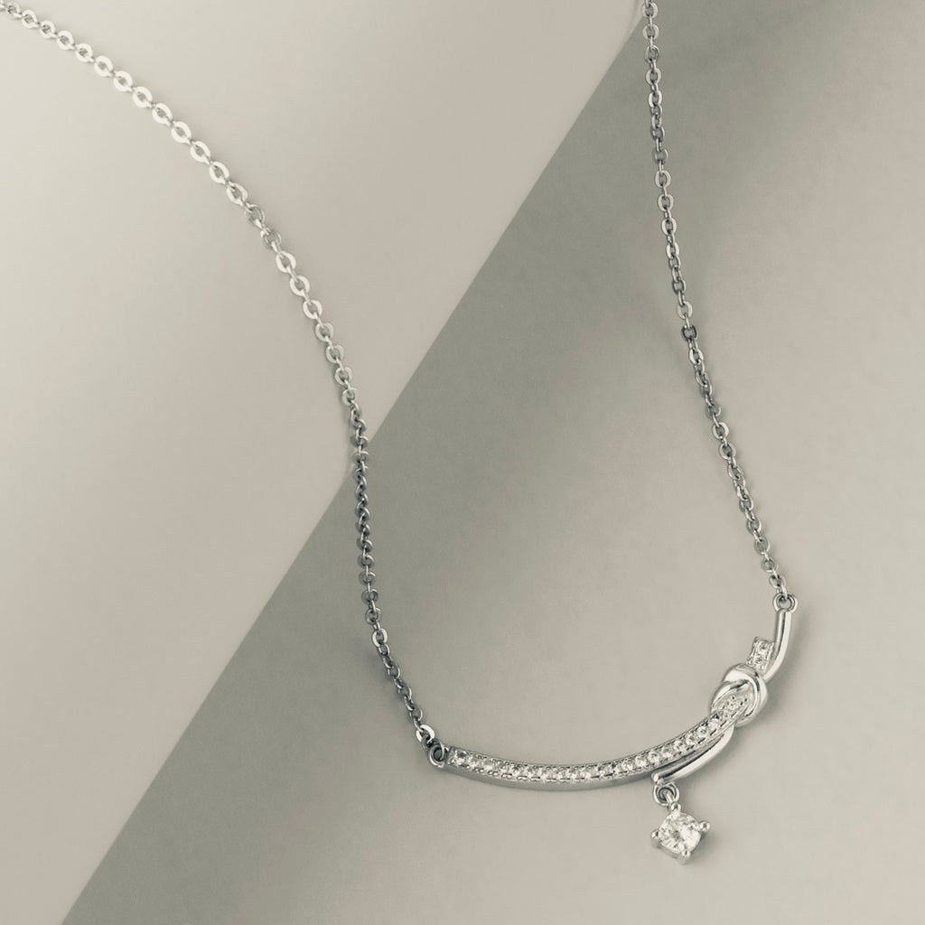 Elegant Knot 925 Sterling Silver Pendant Necklace