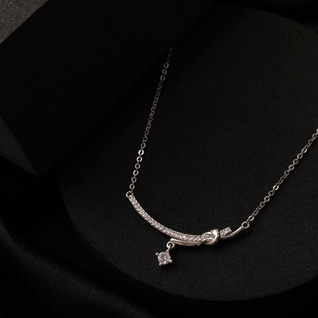 Elegant Knot 925 Sterling Silver Pendant Necklace